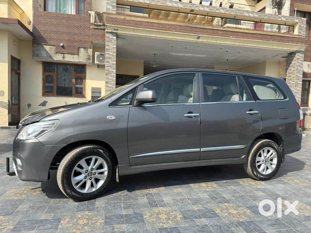 Toyota Innova 2014 Diesel Well Maintained