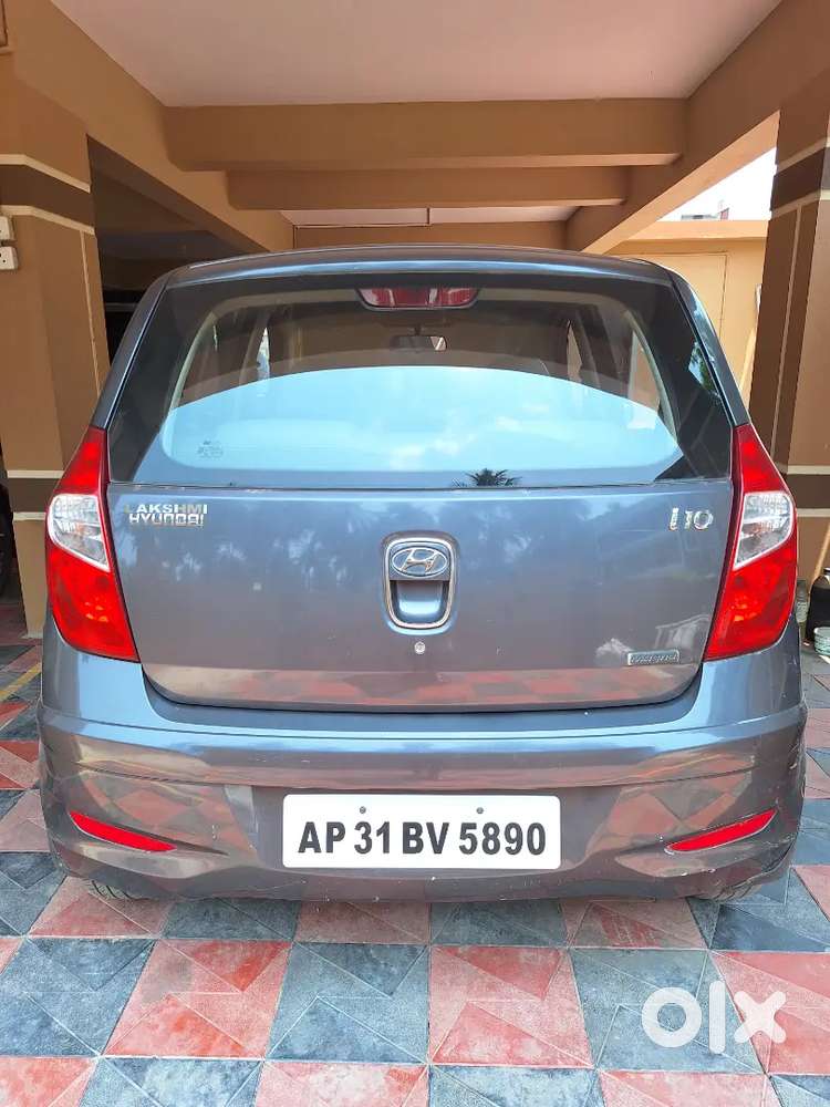 Hyundai I10 Magna 1.1 Petrol & Lpg Is A 5-seater Car
