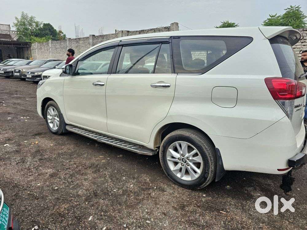 Toyota Innova Crysta 2.4 V, 2017, Diesel