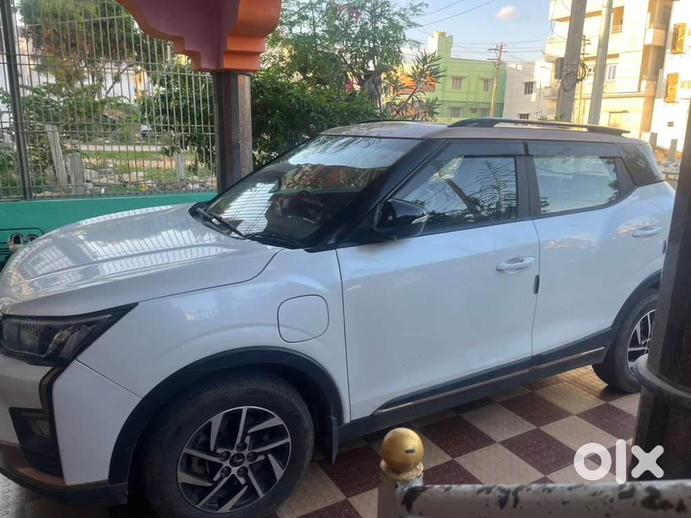 Mahindra XUV400 EV Top End - Photo 3