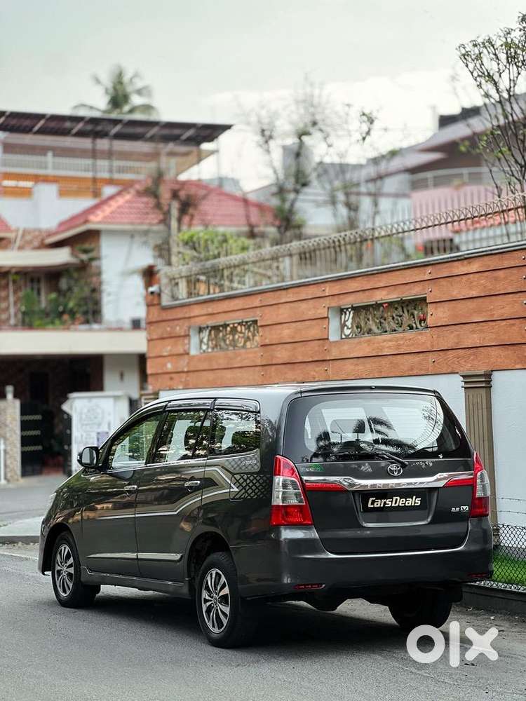 Toyota Innova 2016 Diesel 200000 Km Driven