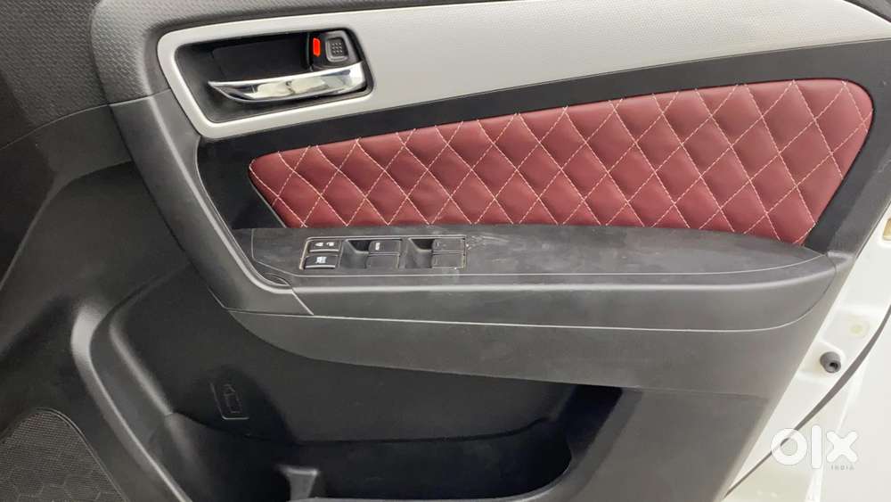 Maruti Suzuki Brezza 1.5 Zxi Smart Hybrid, 2022, Petrol