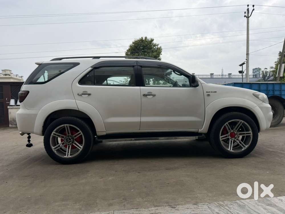 Toyota Fortuner Diesel Manual 2011