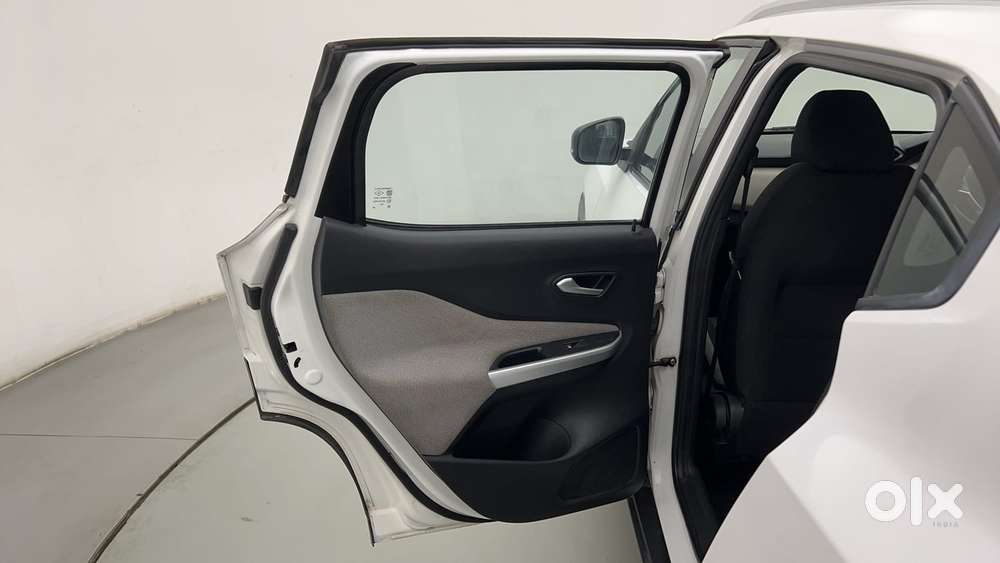 Nissan Magnite 1.0 Xv Turbo Cvt, 2022, Petrol