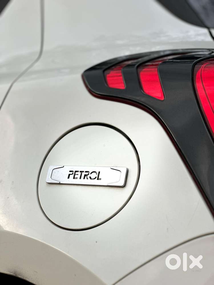 Maruti Suzuki Swift Vvt Vxi, 2022, Petrol