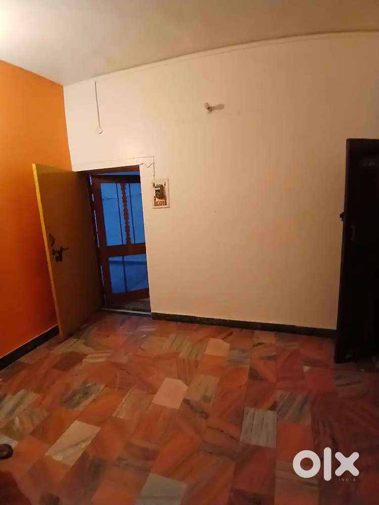 2 room set with aagan available for rent