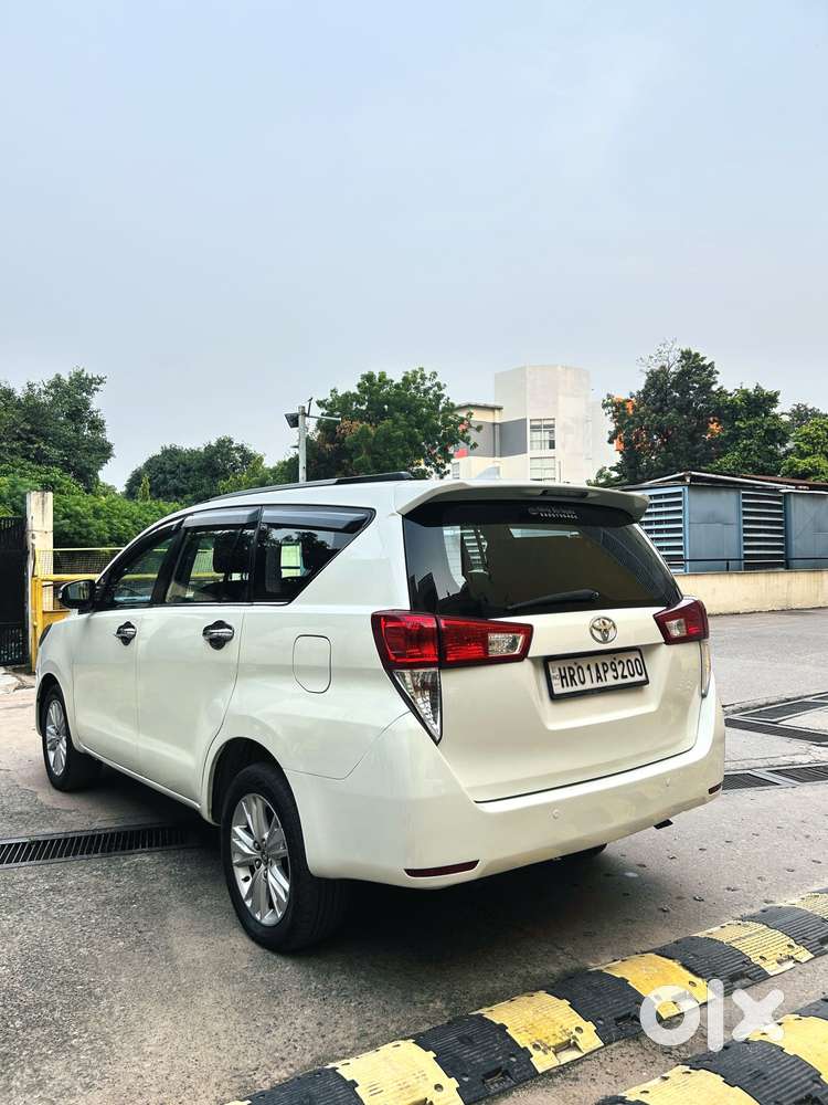 Toyota Innova Crysta [ ] 2.4 Zx At 7 Str, 2016, Petrol