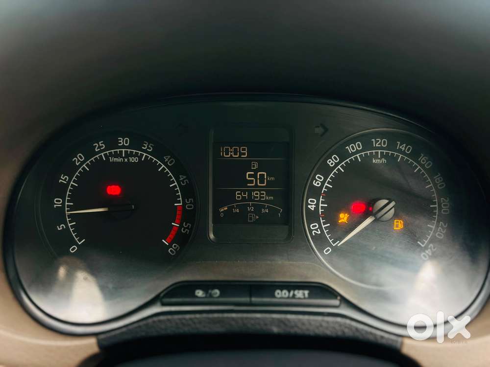 Skoda Rapid 1.6 Mpi Ambition, 2015, Diesel