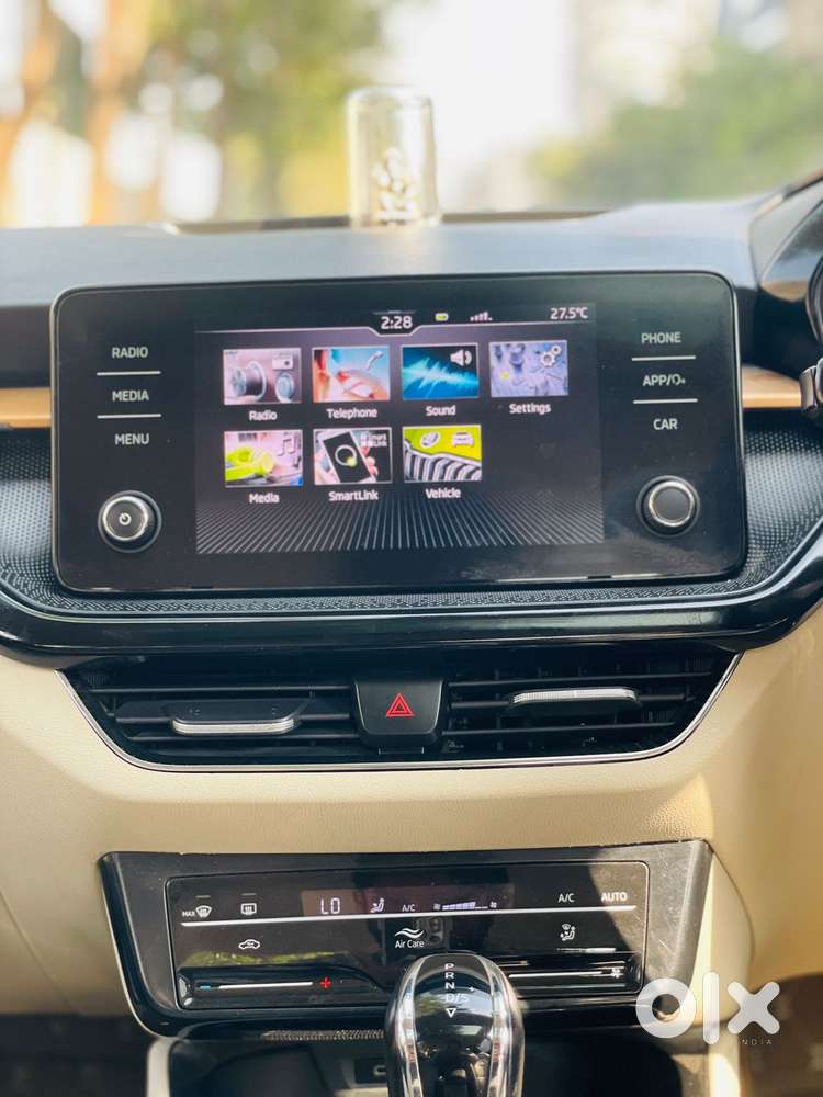 Skoda Slavia 1.0 Tsi Style At, 2023, Petrol