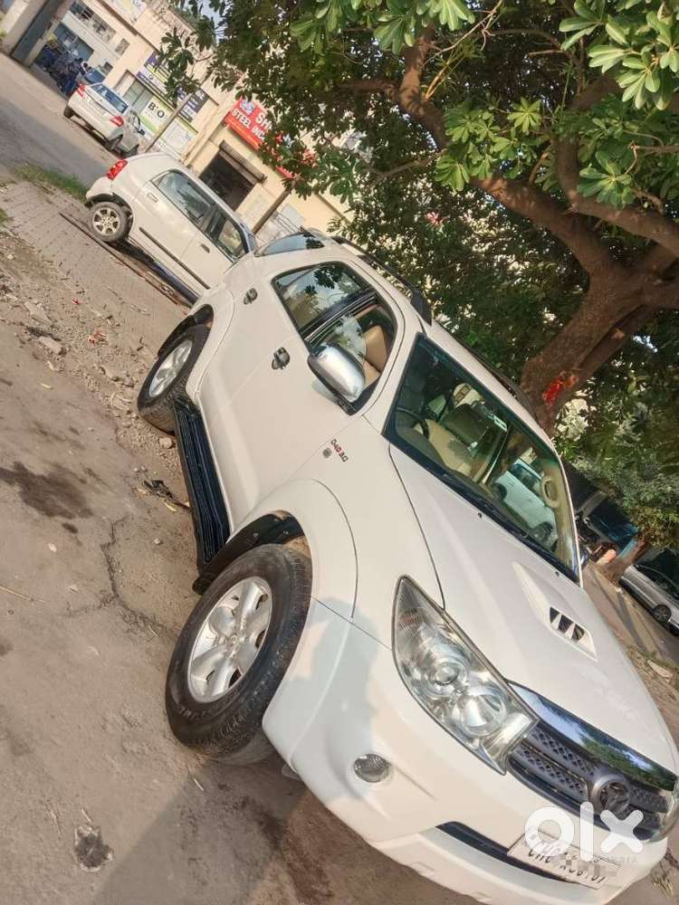Toyota Fortuner 3.0 4x4 Manual, 2011, Diesel