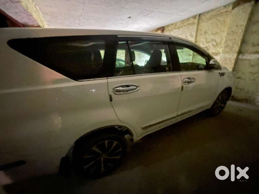 Toyota Innova Crysta 2024