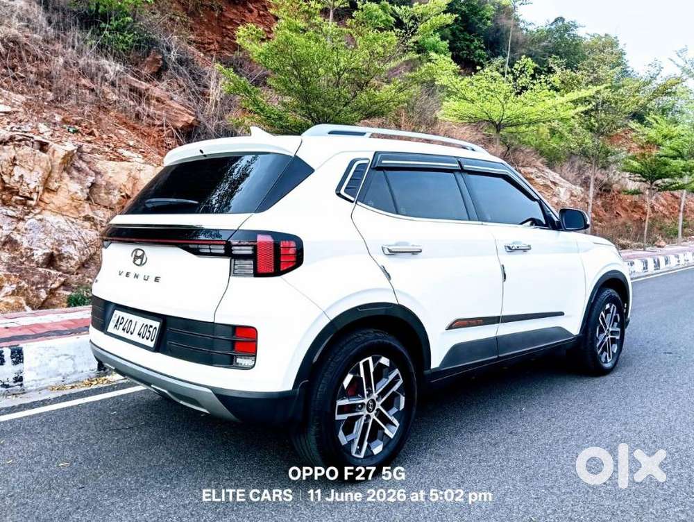 Hyundai Venue Sx Mt, 2023, Petrol