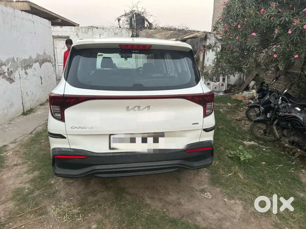 Kia Carens 2023 Diesel Well Maintained