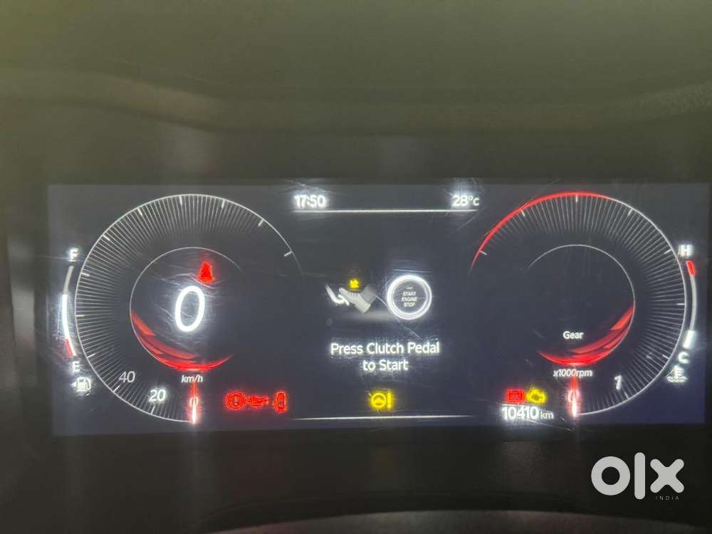 Mahindra Xuv 3xo 2025 Petrol 10500 Km Driven