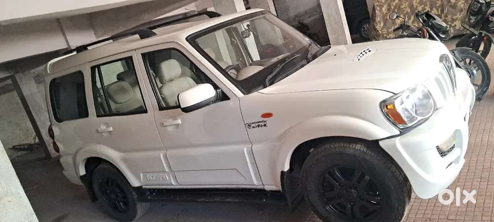 Mahindra Scorpio Bs4