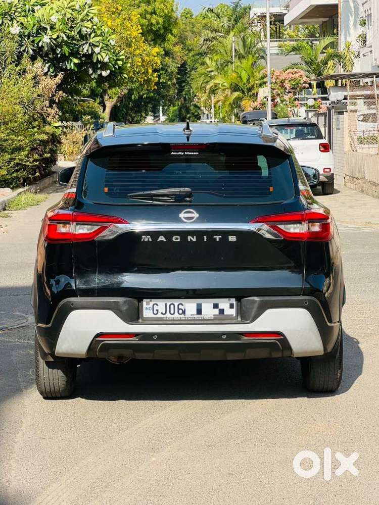 Nissan Magnite 1.0 Xv Red Edition, 2023, Petrol