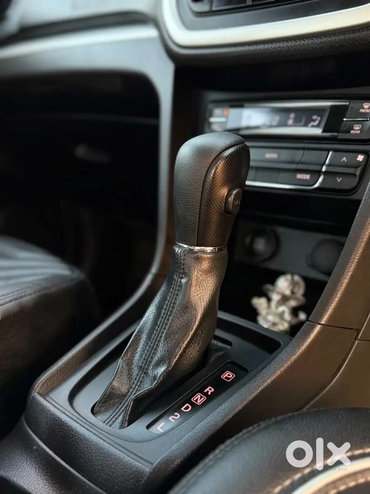Maruti Suzuki Vitara Brezza 1.5 Vxi At, 2020, Petrol