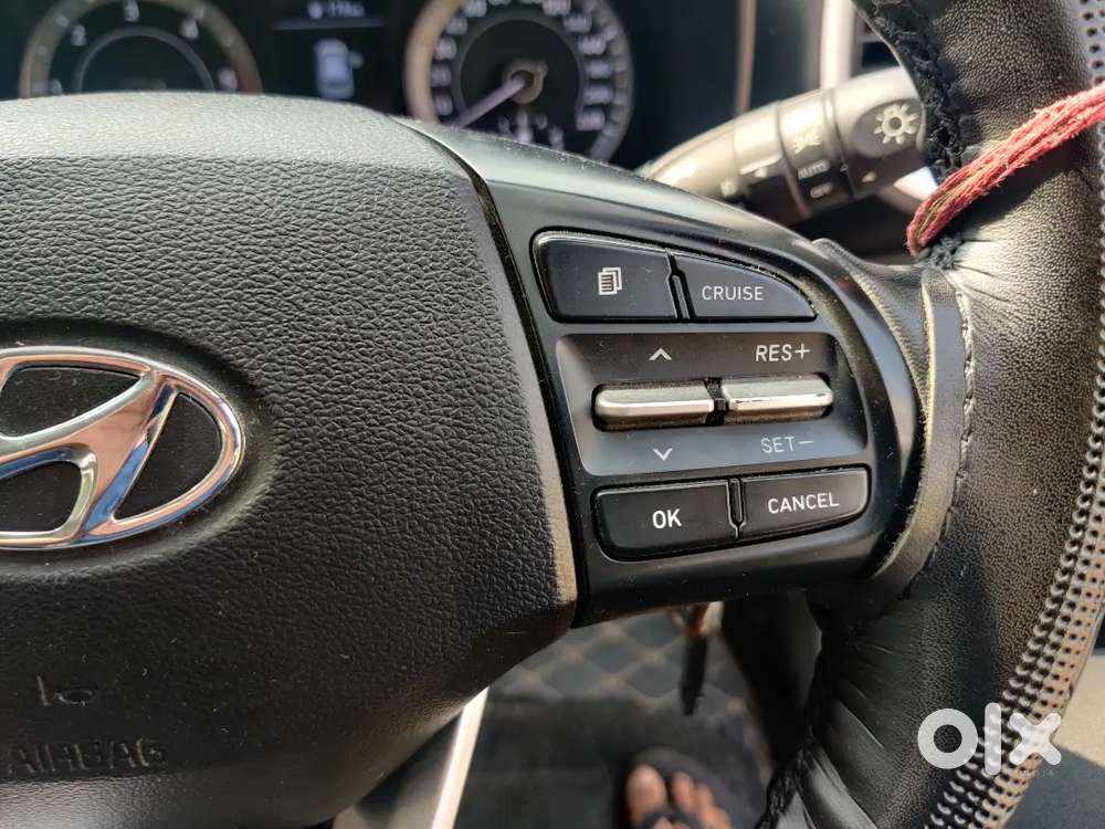 Hyundai Venue Sx Dual Tone October-2021 With All Top Model Features