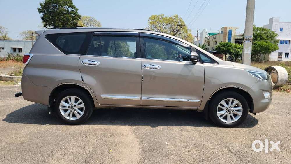 Toyota Innova Crysta 2.4 V 8 Str, 2017, Diesel