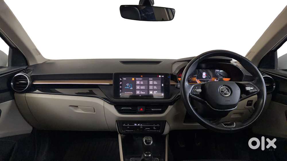 Skoda Slavia Style 1.0l Tsi Mt, 2022, Petrol
