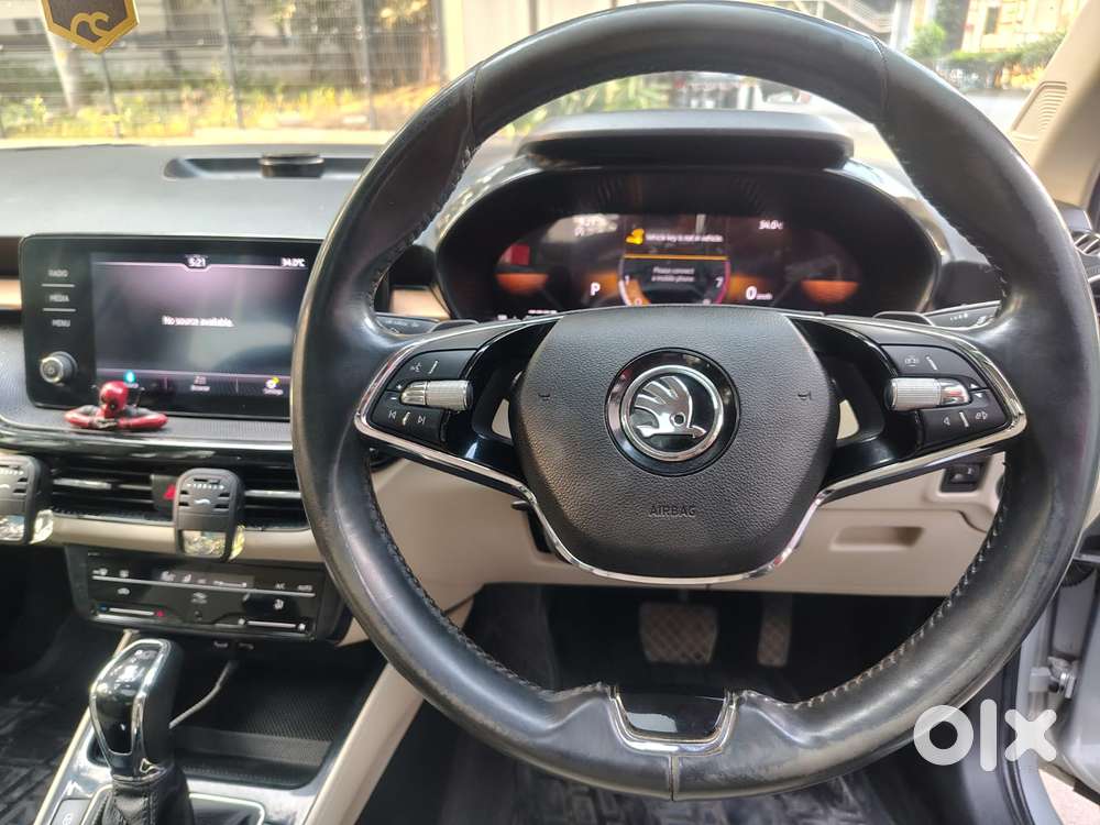 Skoda Slavia 1.0 Tsi Style At, 2023, Petrol