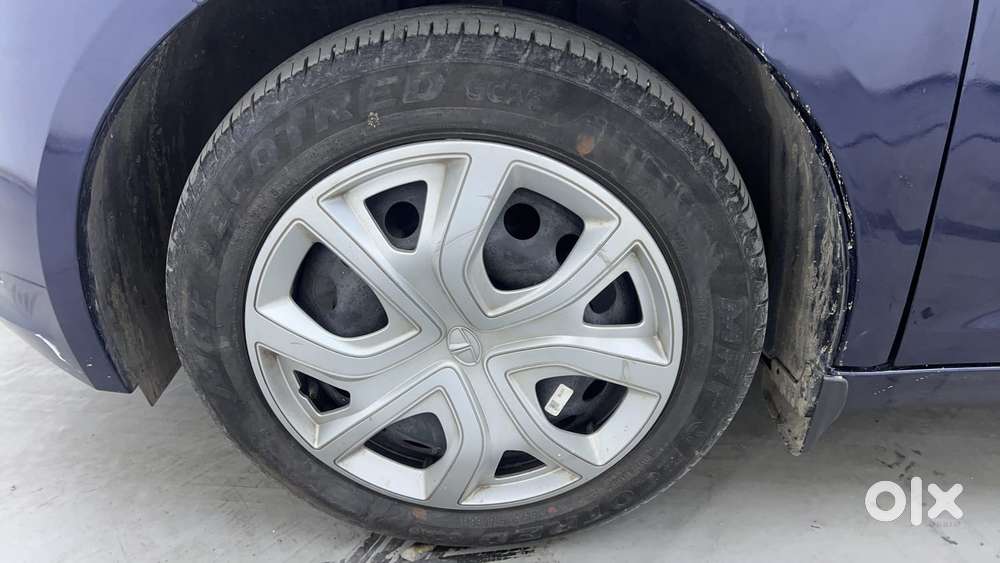 Tata Altroz Xma Plus (s), 2025, Petrol