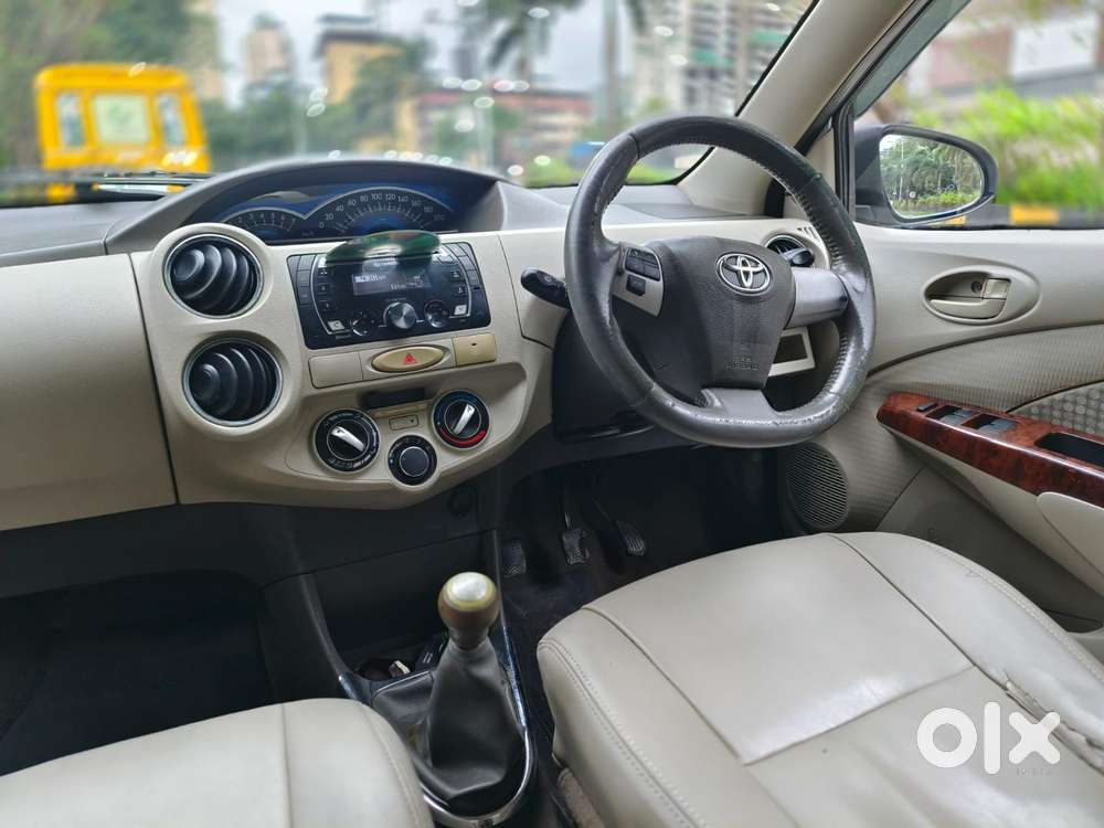 Toyota Etios Liva V Limited, 2014, Petrol