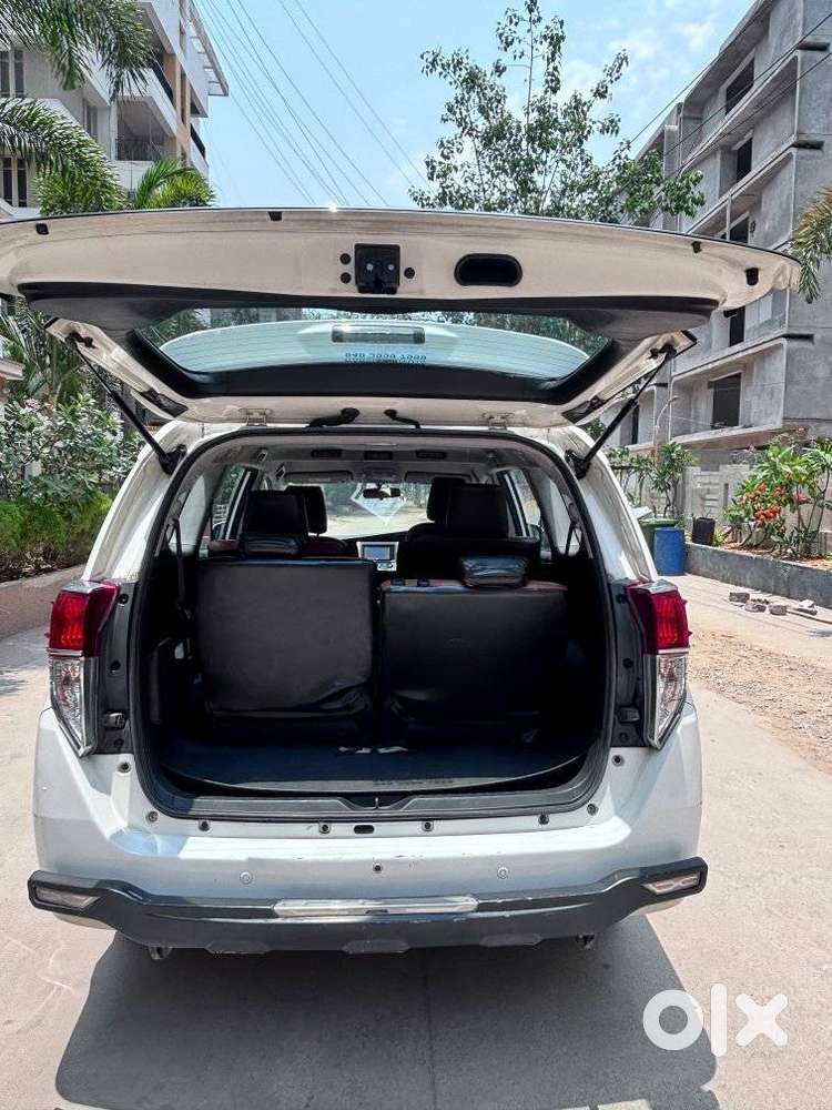 Toyota Innova Crysta 2.4 G Mt 7 Str, 2017, Diesel