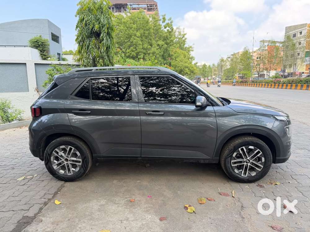 Hyundai Venue Sx (o) Mt 1.5 Diesel, 2022, Diesel