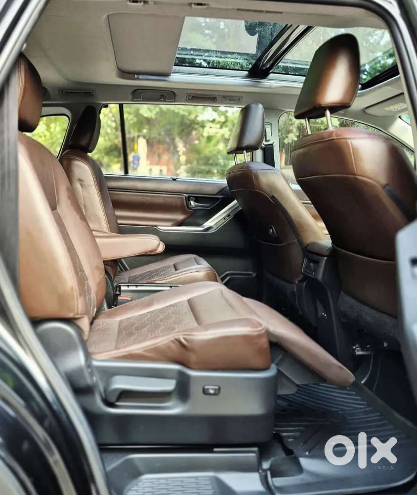 Toyota Innova Hycross 2.0 Zx (o) Hybrid 7 Str, 2025, Petrol