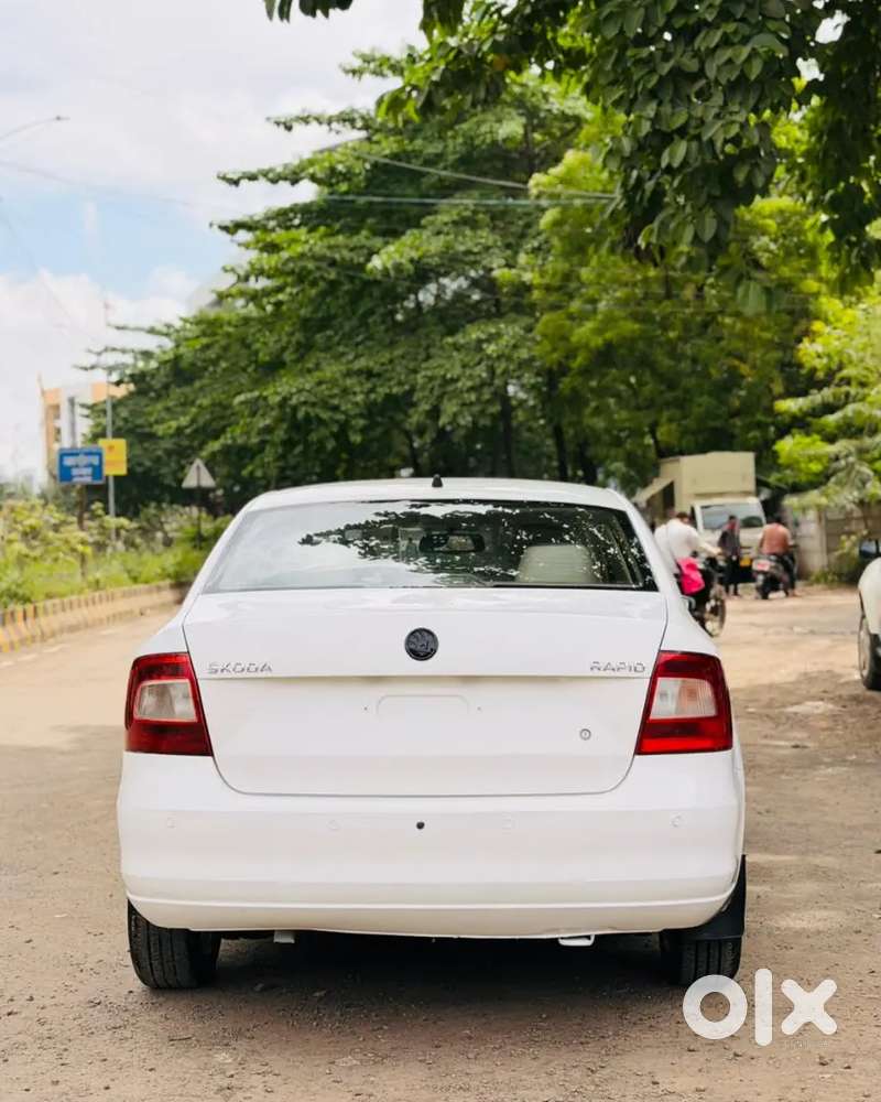 Skoda Rapid 1.6 Ambition 2016
