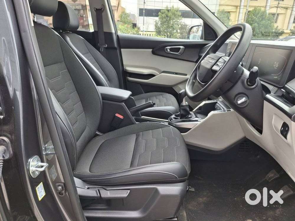 Kia Carens Clavis Htk, 2025, Petrol