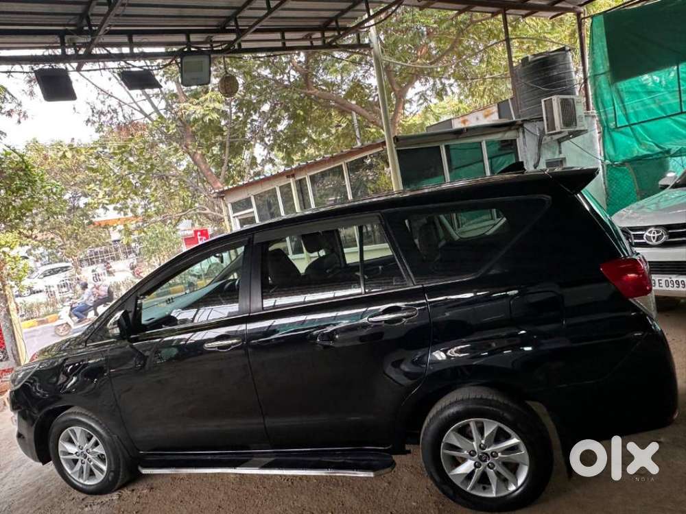 Toyota Innova Crysta 2.8 Zx At 7 Seater, 2017, Diesel