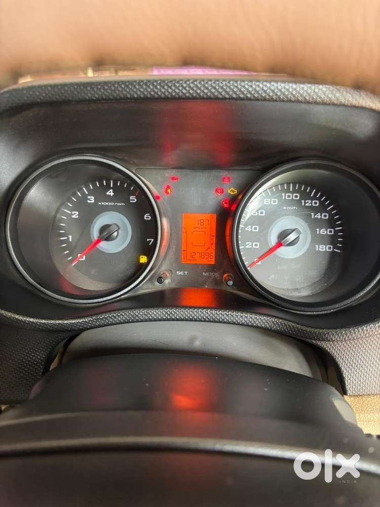Mahindra Tuv 300 2017