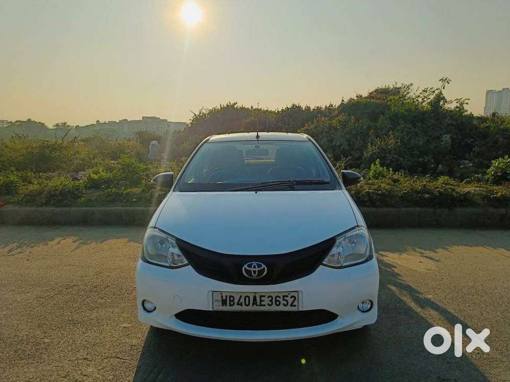 Toyota Etios Liva 1.2 V Dual Tone, 2016, Petrol