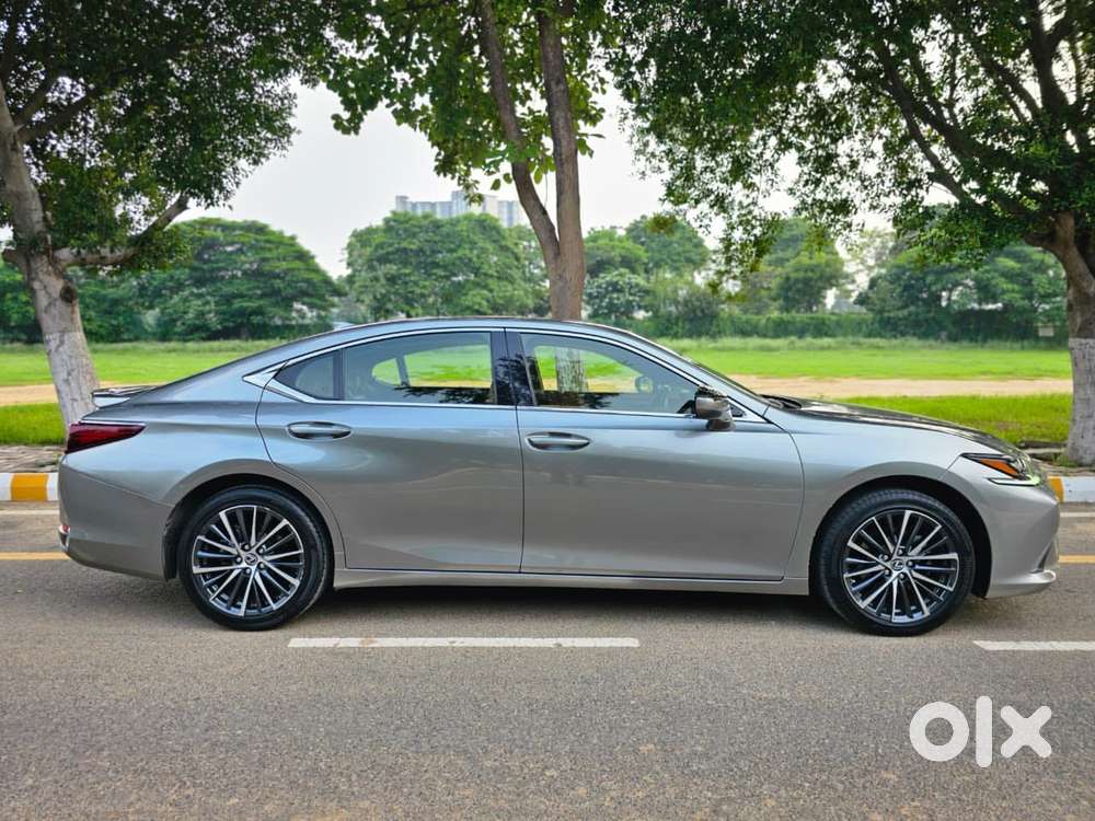 Lexus Es 300h Luxury, 2025, Cng & Hybrids