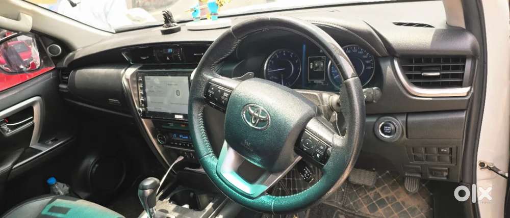 Toyota Fortuner 4x2 At 2.7 Petrol, 2022, Petrol