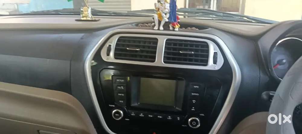 Mahindra Tuv 300 2016 Diesel Well Maintained