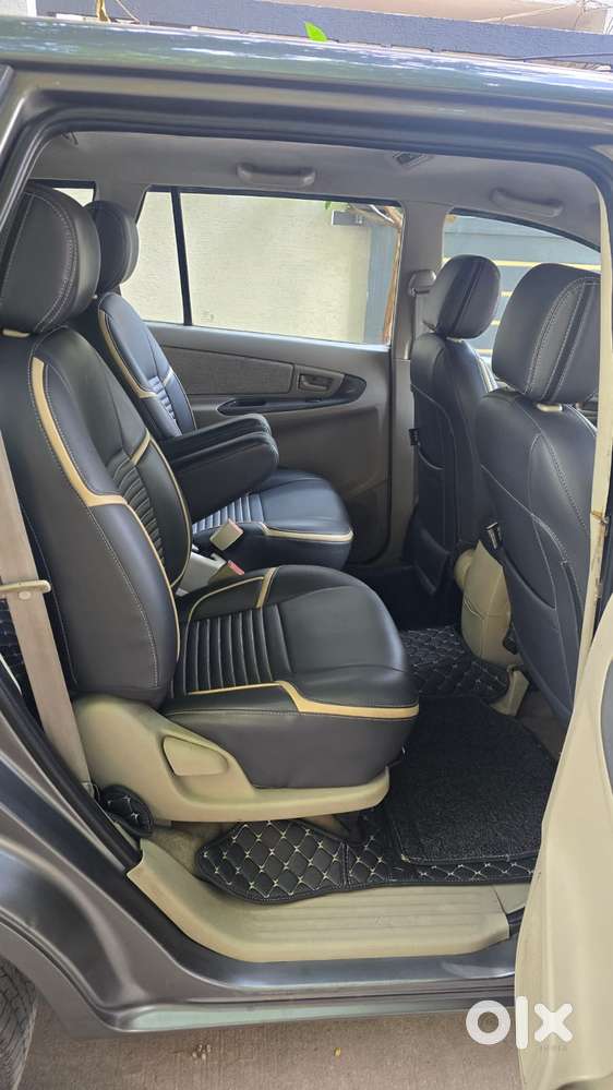 Toyota Innova 2.5 G (diesel) 7 Seater Bs Iv, 2011, Diesel