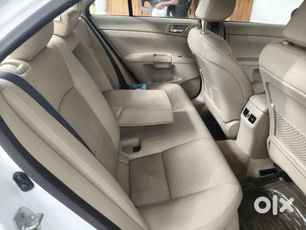 Maruti Suzuki Kizashi 2012