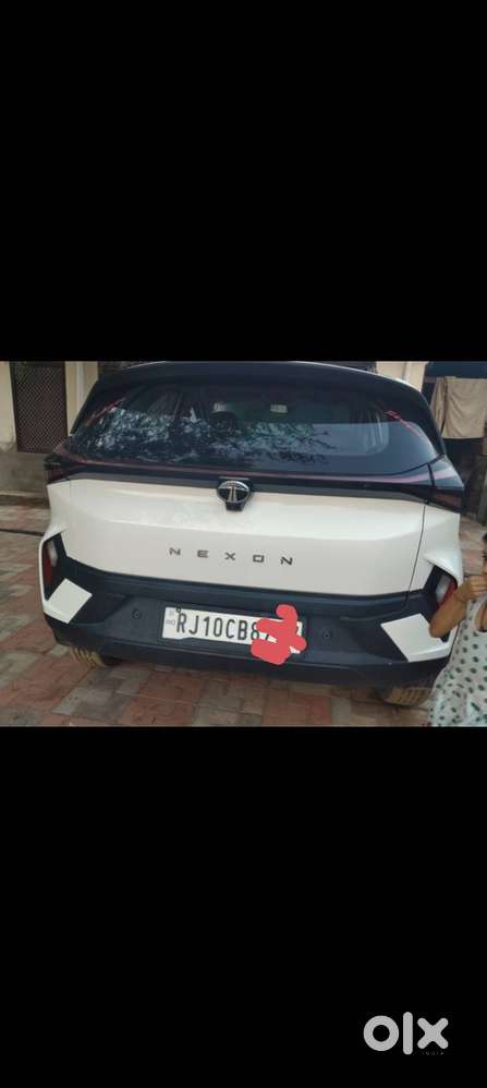 Tata Nexon Smart 2024