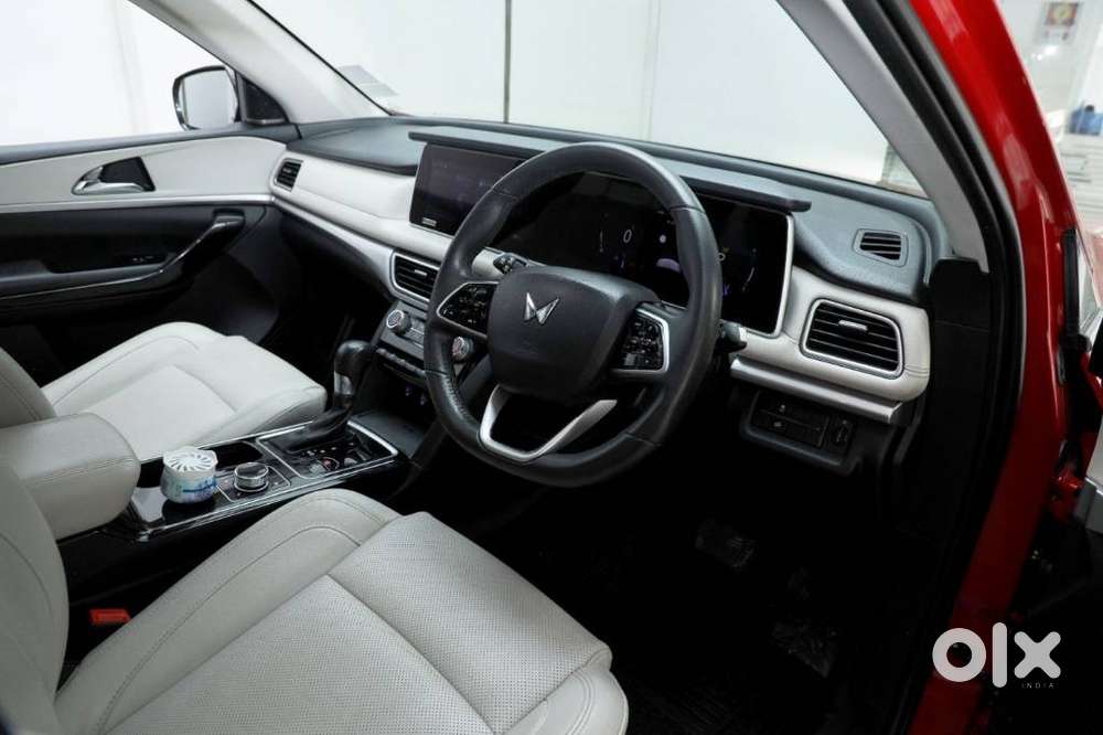Mahindra Xuv700 2.0 Ax 7 Petrol At Luxury Pack Str, 2022, Petrol