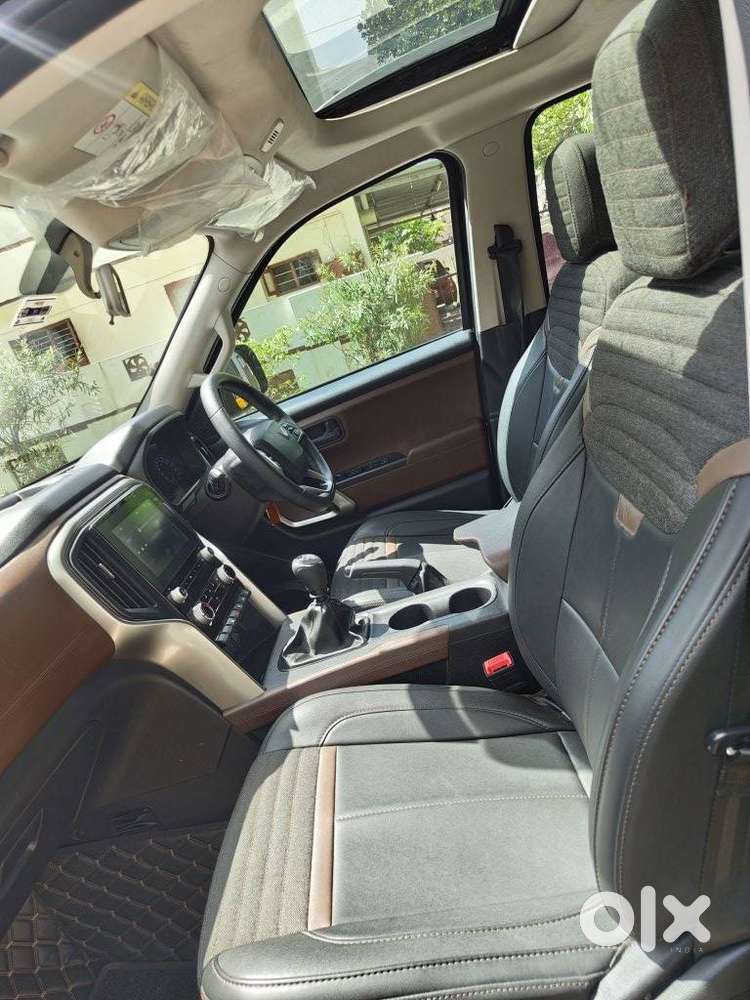 Mahindra Scorpio-n 2.2 Z6 Diesel Mt 7 Str, 2024, Petrol