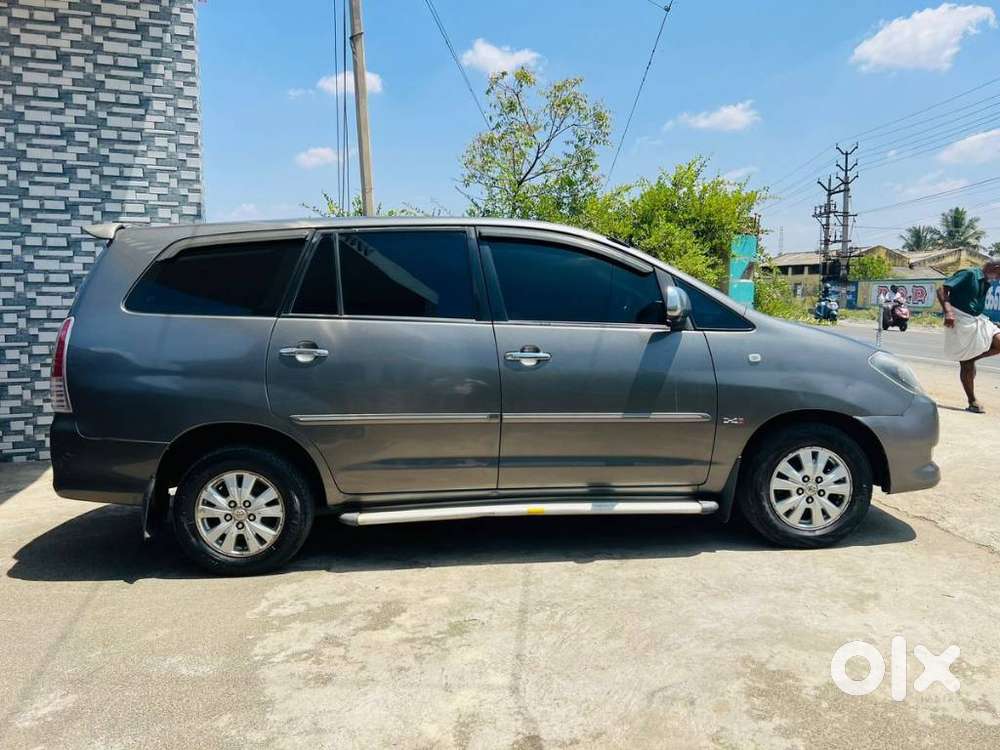 Toyota Innova 2004-2011 2.5 V Diesel 8-seater, 2011, Diesel