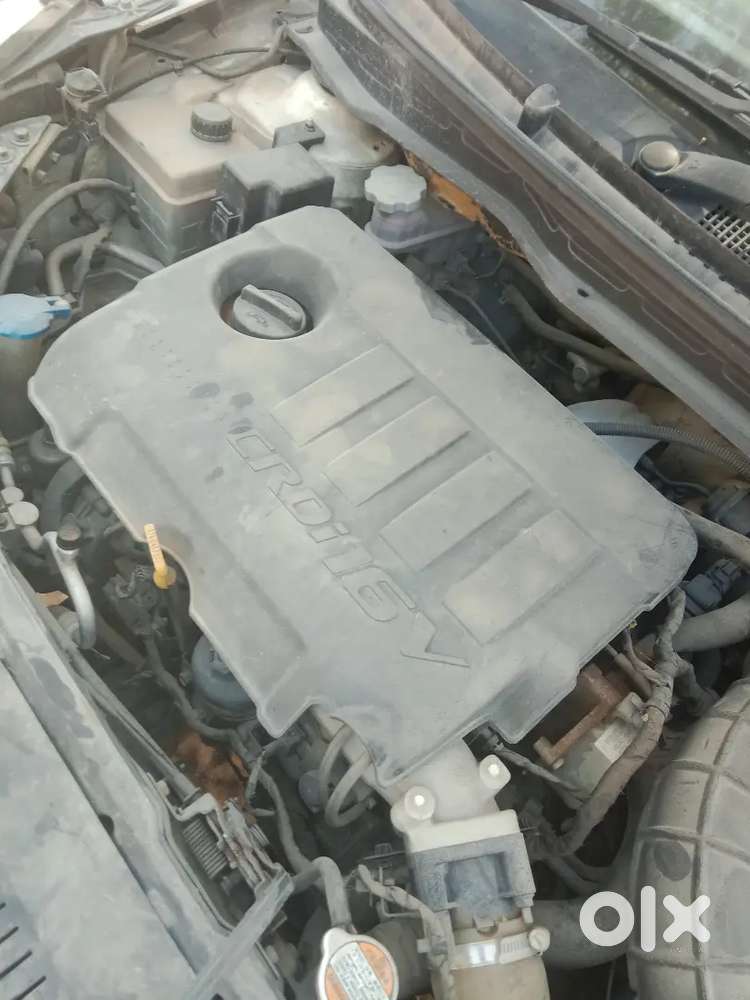 गाड़ी कंडीशन A1 80000 किलोमीटर चली हुई सेकंड ऑनर