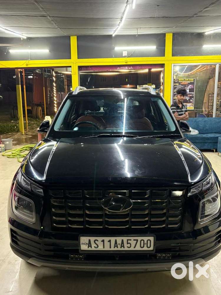 Hyundai Venue 2023 Petrol Well Maintained