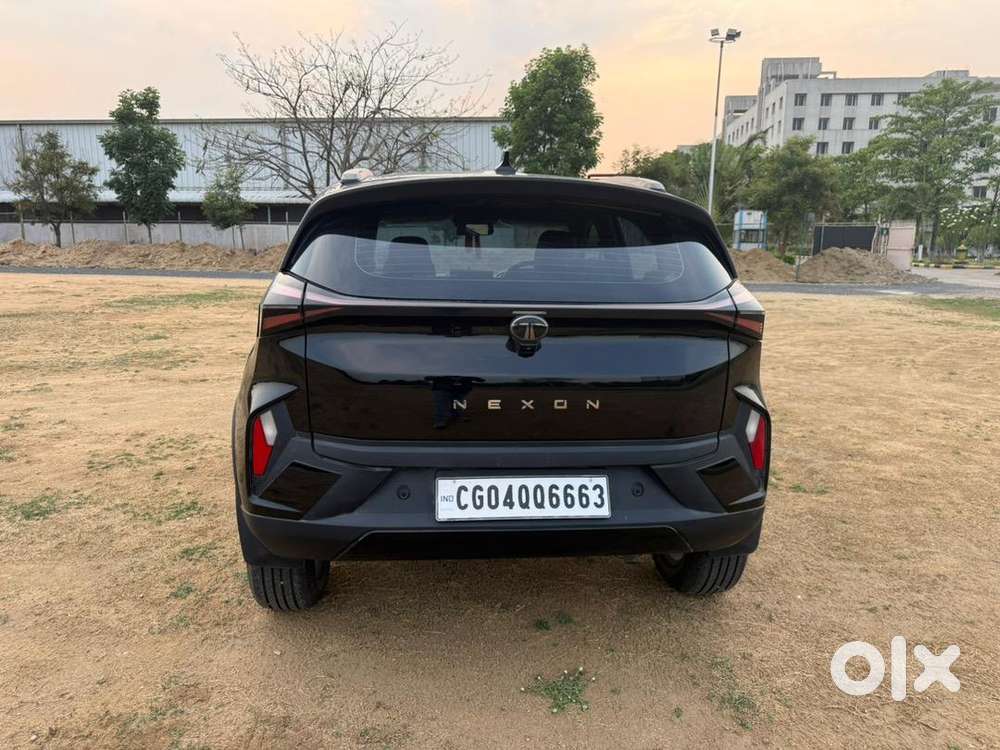 Tata Nexon Creative+ps (dca) Automatic (petrol)