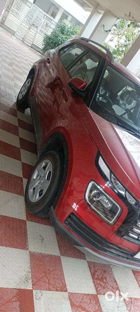 Hyundai Venue 1.2 Petrol 2022 9400 Kms 1st Owner