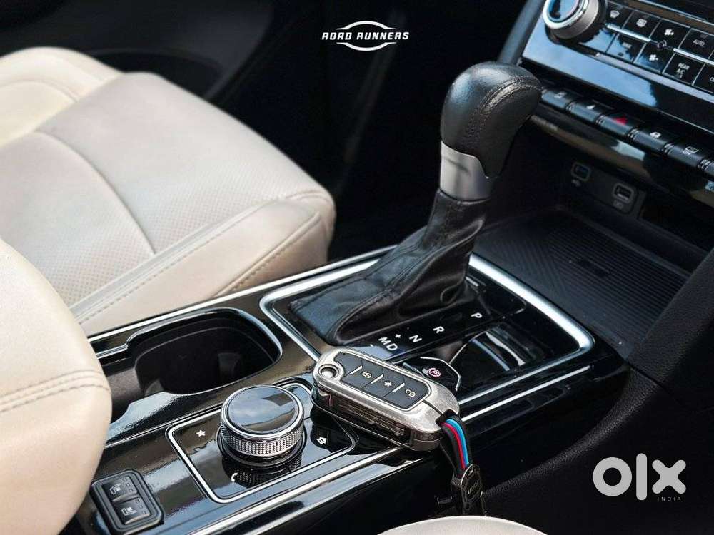 Mahindra Xuv700 2.2 Ax 7 Diesel At Luxury Pack Str Awd, 2023, Diesel