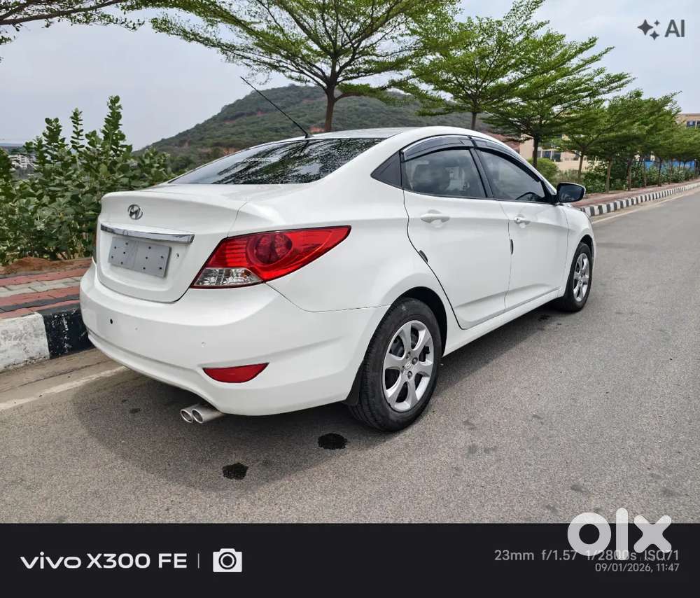 Hyundai Fluidic Verna 2012 Manual
